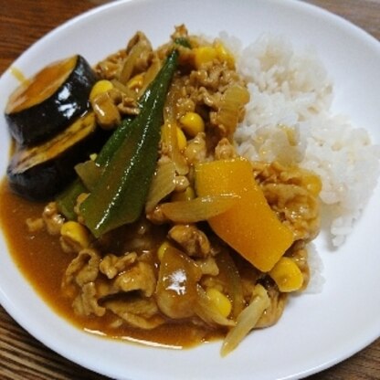 暑いときはやっぱりカレーですね！夏野菜たっぷりで美味しかったです！